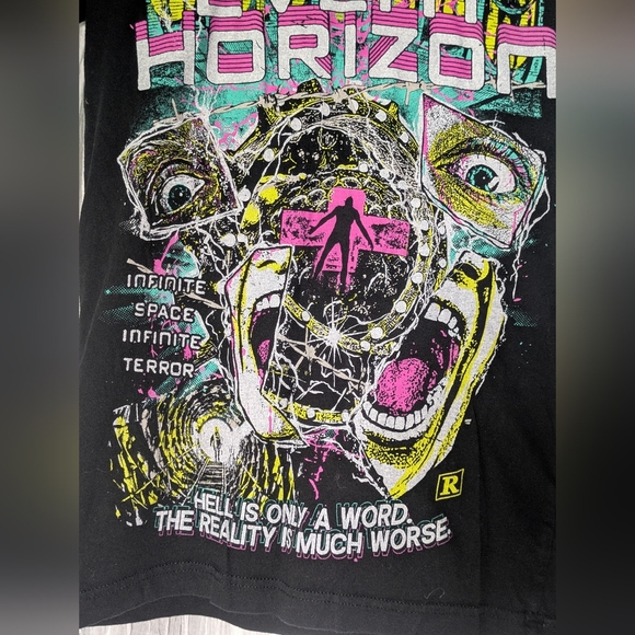 🎟️Event Horizon Black Graphic T-Shirt🎟️ - Picture 5 of 7